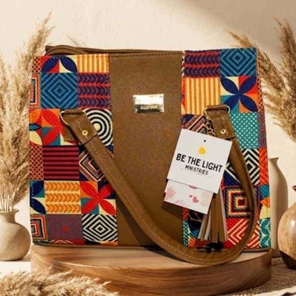 Artisan Handbags - New Artisan Geometric Tote Bag - Boho Tribal Aztec Print - Brown Multicolor Shou